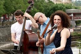 Petra Ernyeiová Trio - Jazz on the roof  - preview image